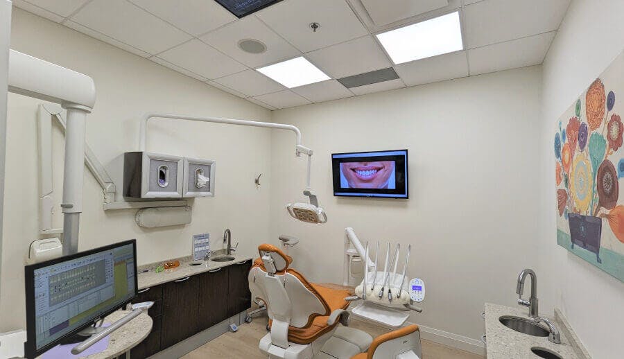 SmileVille Dentistry Office Image 6