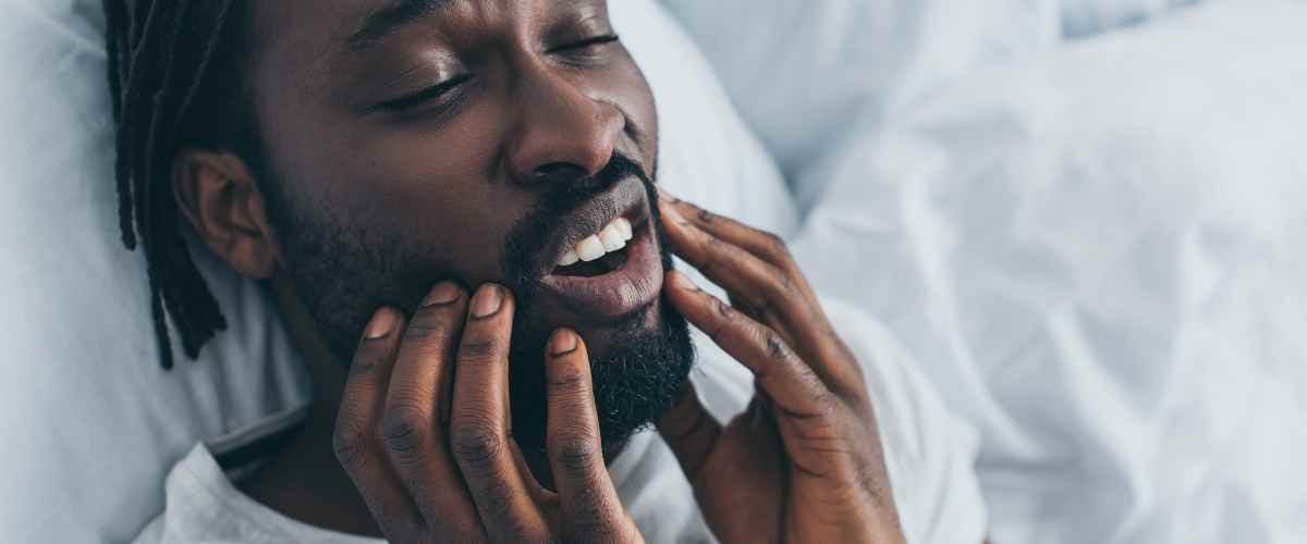 Can’t Sleep? Your Emergency Guide to Late-Night Tooth Pain